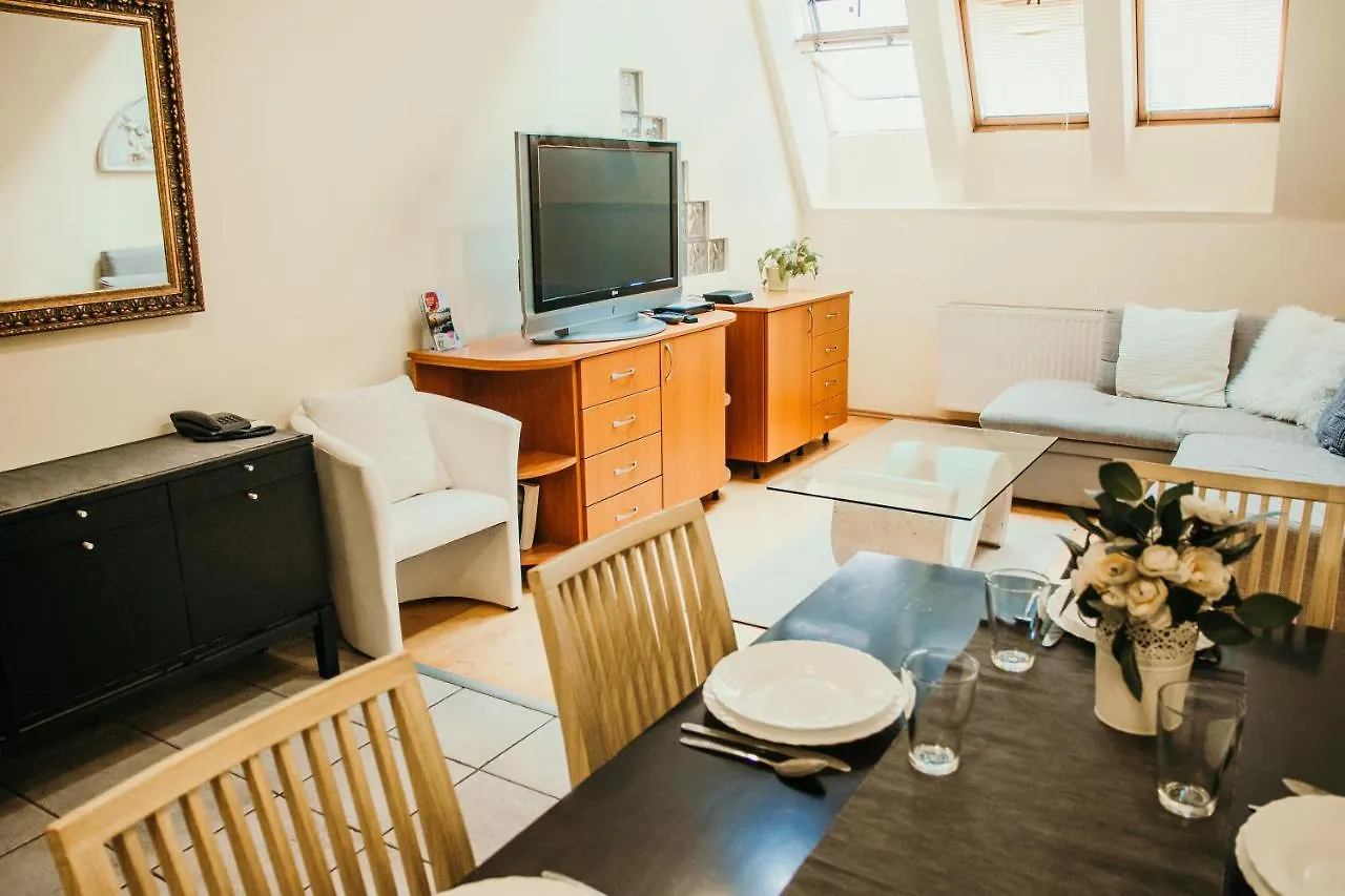 Elite Rooms & Apartments