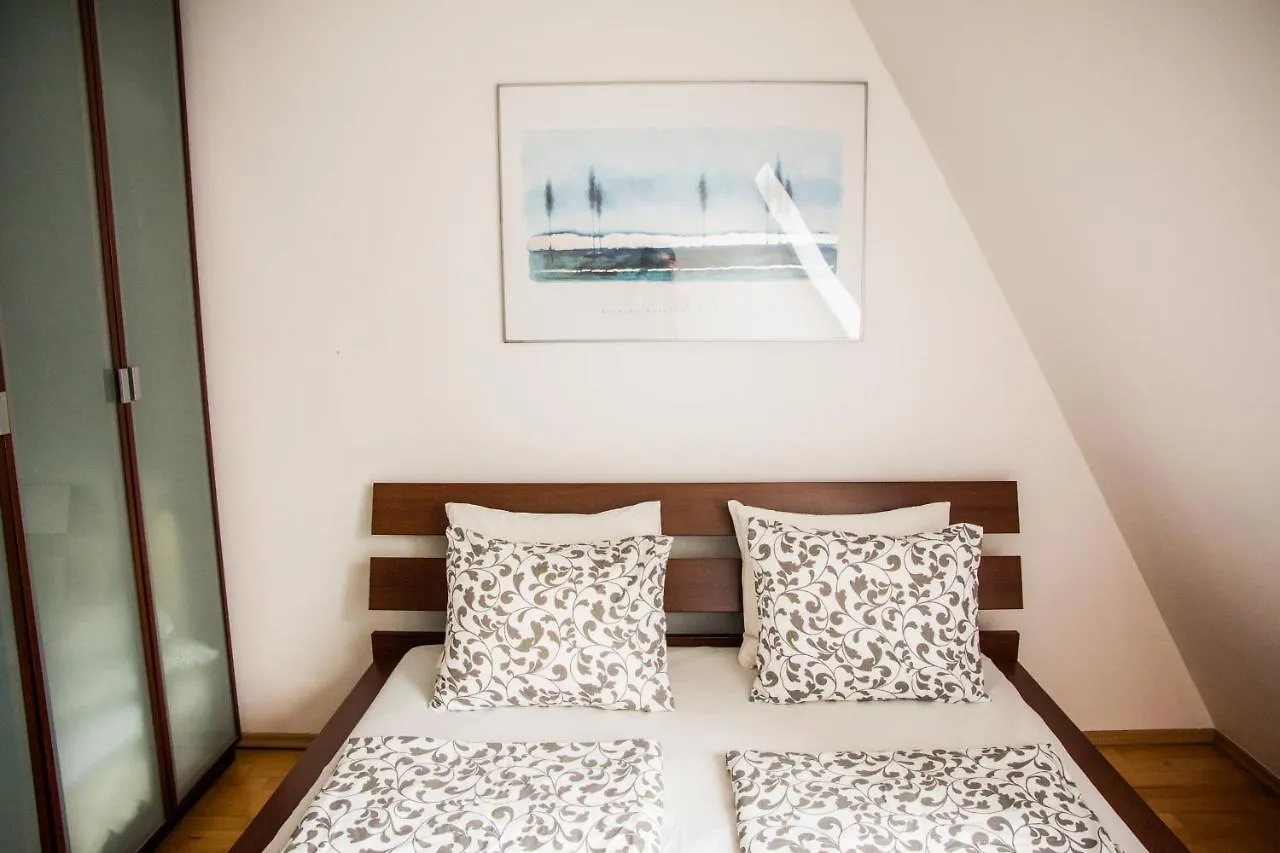 Elite Rooms & Apartments 0*, Budapest