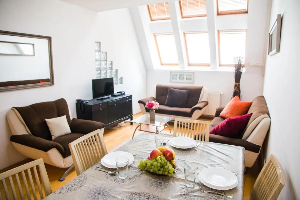 Elite Rooms & Apartments