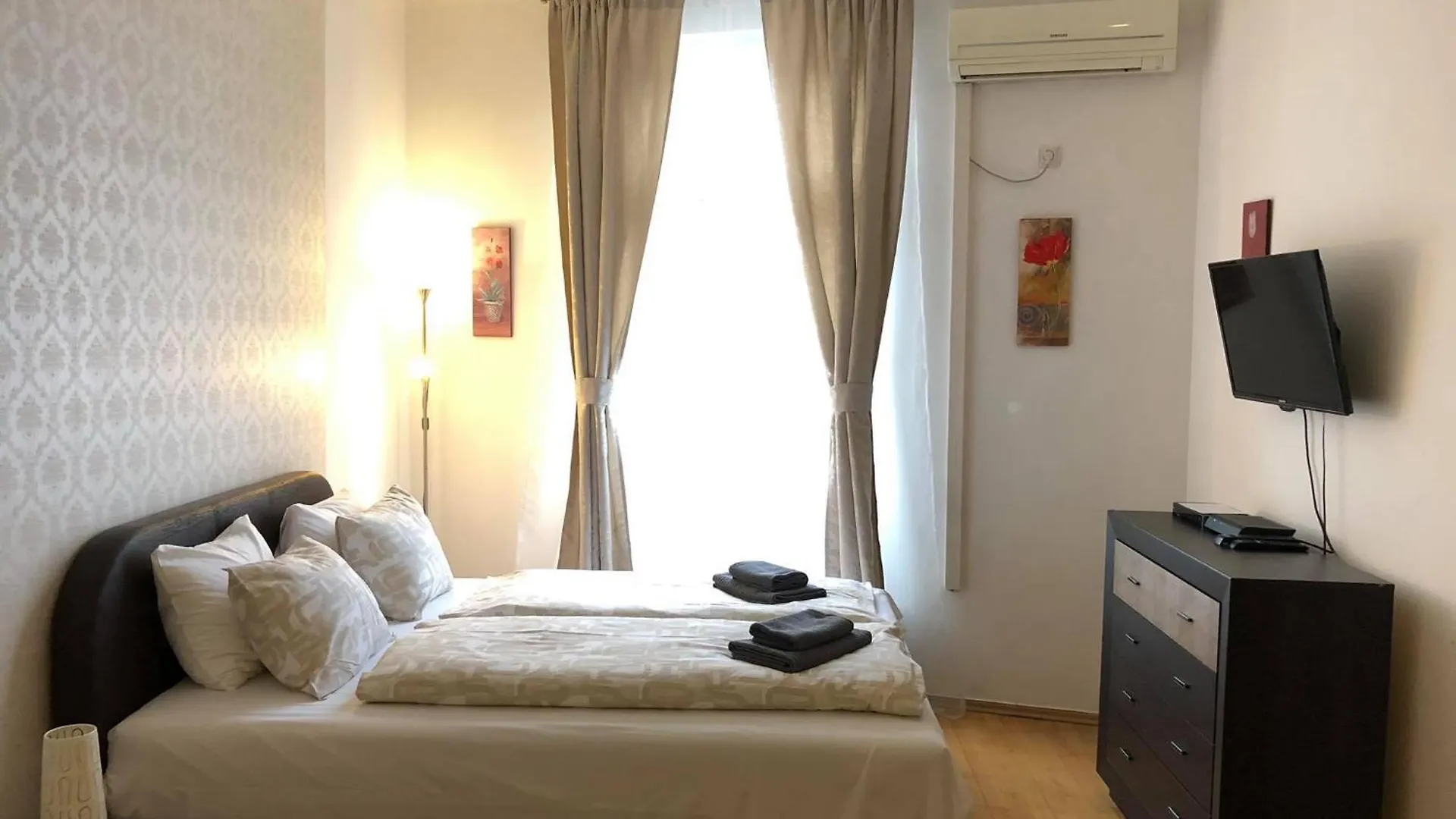 Elite Rooms & Apartments